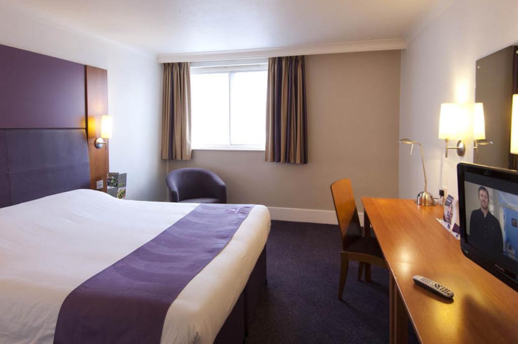 Premier Inn Glasgow City - George Square Exterior photo