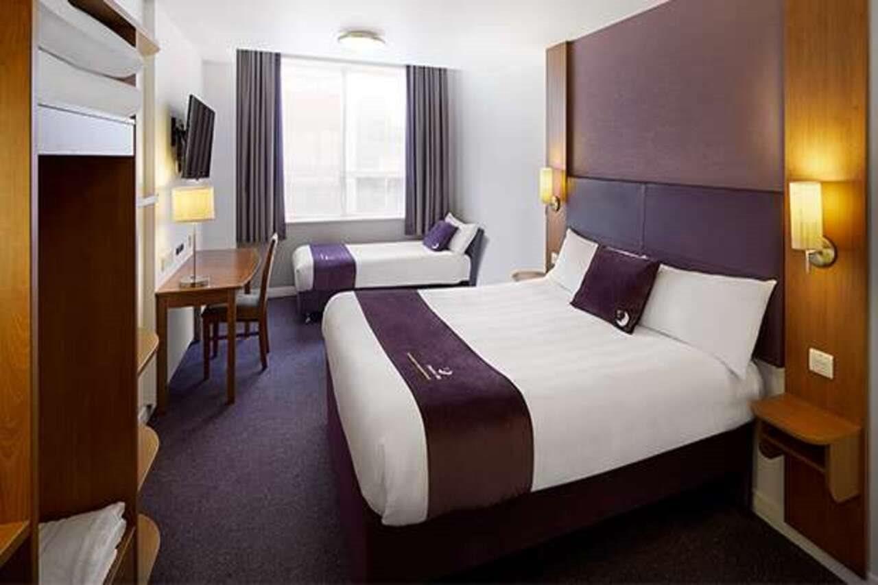 Premier Inn Glasgow City - George Square Exterior photo