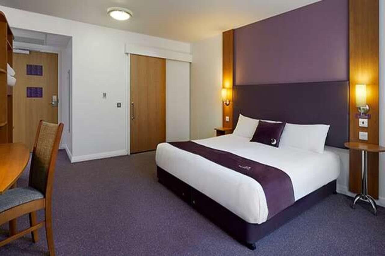 Premier Inn Glasgow City - George Square Exterior photo
