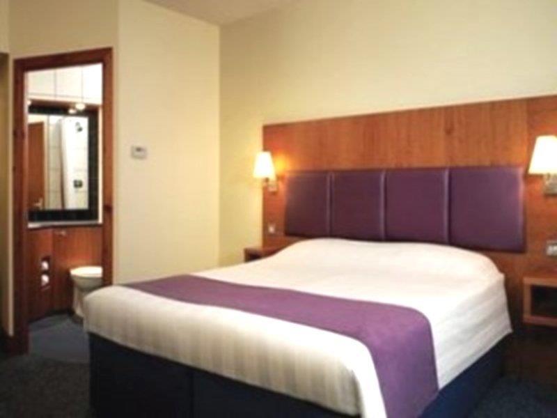 Premier Inn Glasgow City - George Square Exterior photo